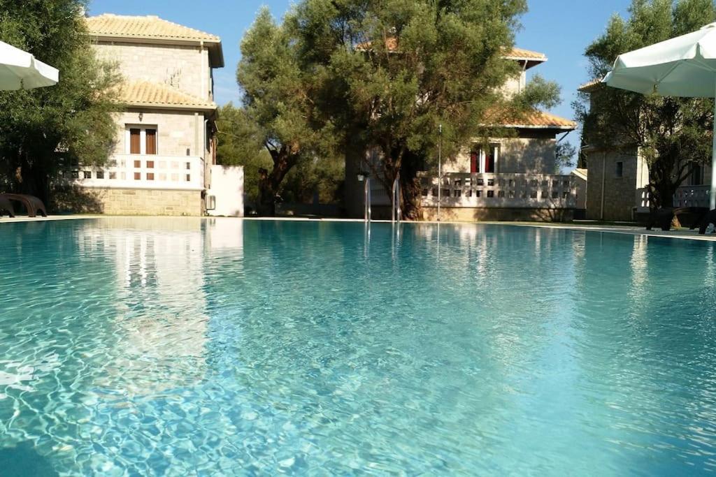 Villa *Drosia*/5' From Town & Sea/Mountain View Frínion Extérieur photo